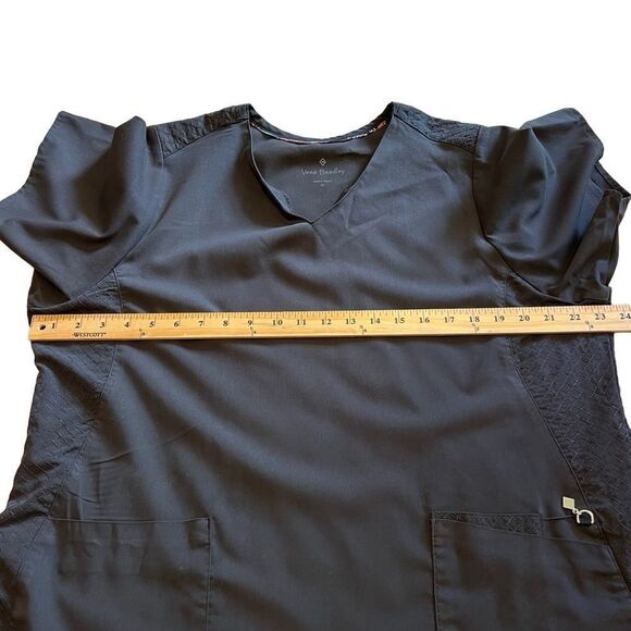 Vera Bradley Black Scrub Top. Size XL. Great Condition!! - Picture 9 of 10